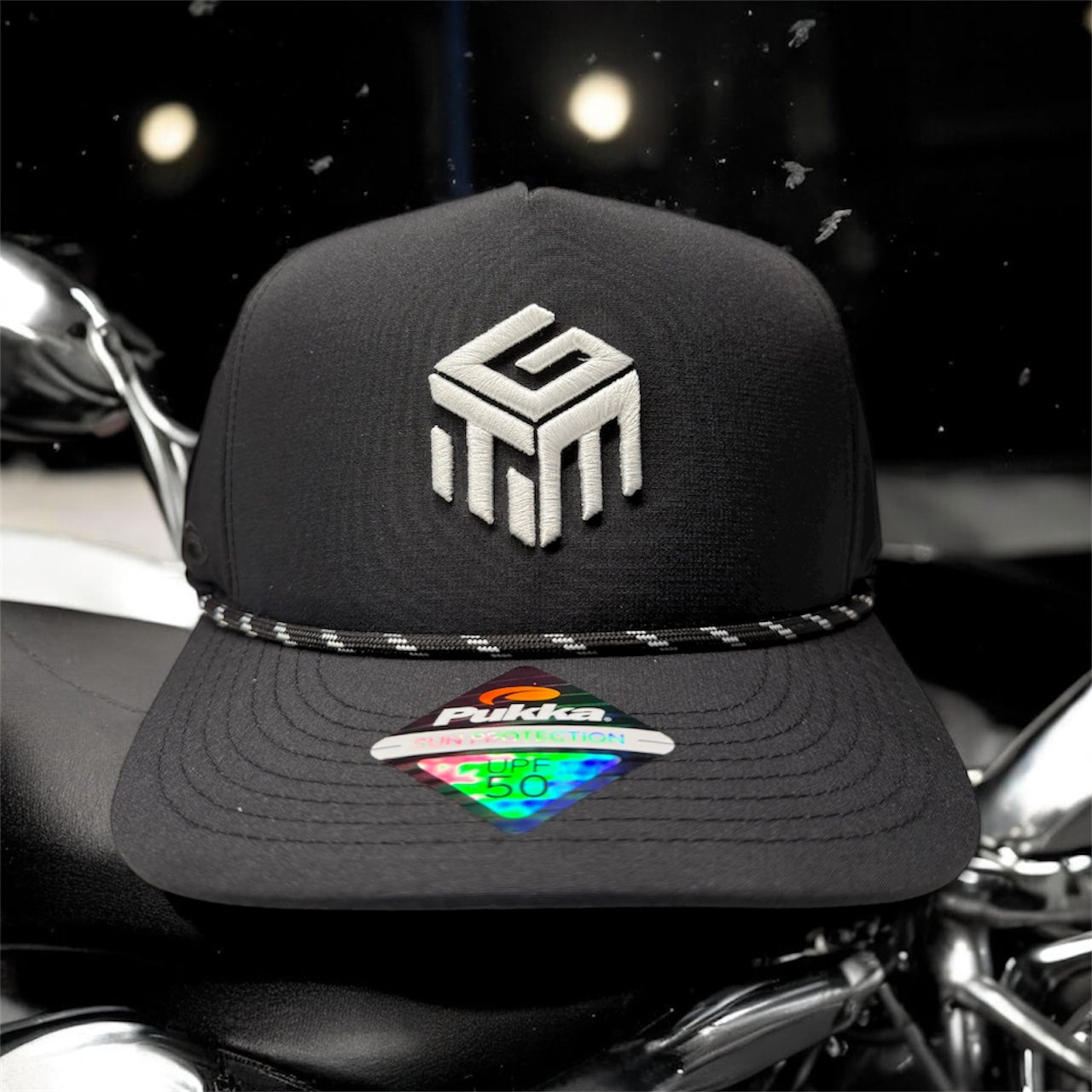 Hat TGM White on Black Snapback
