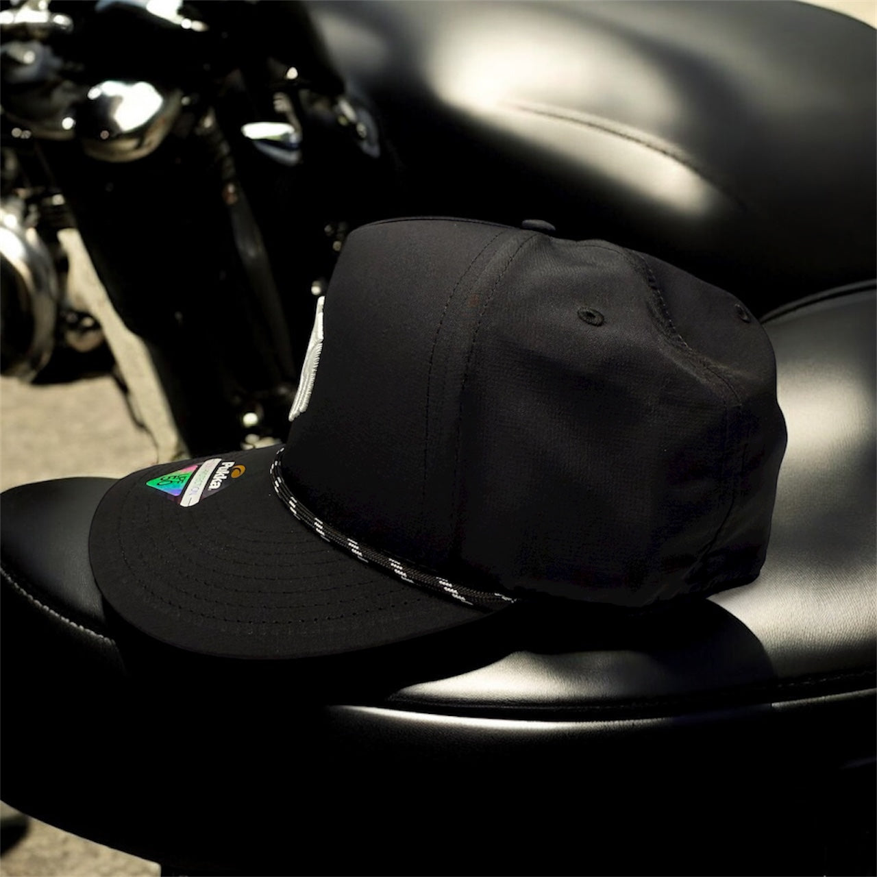 Hat TGM White on Black Snapback